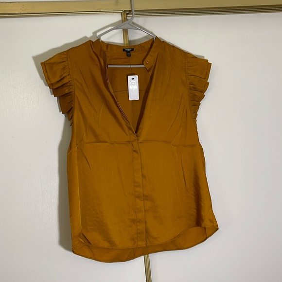 NWT express satin short sleeve button up blouse size L - Picture 4 of 7